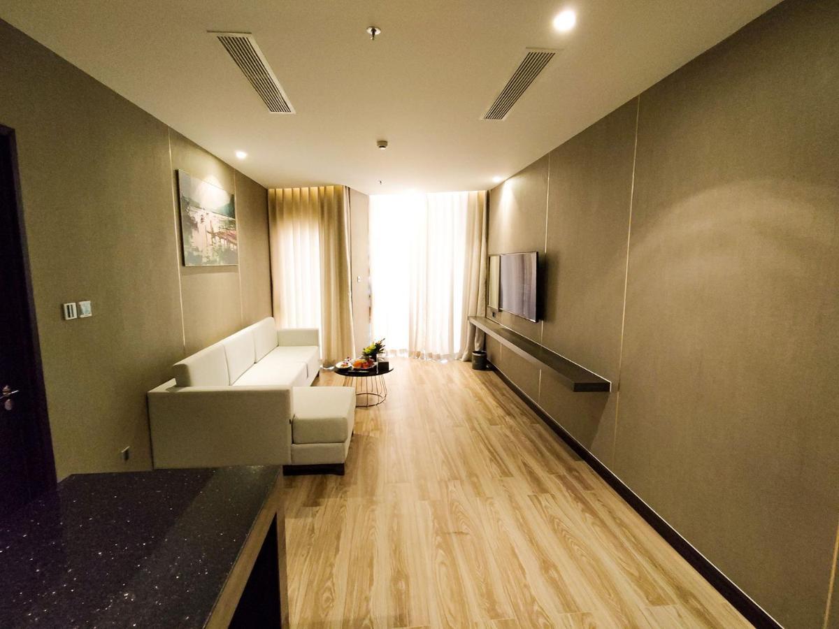 Diamond Stars Ben Tre Hotel Buitenkant foto A living room in a serviced apartment in Beijing, China
