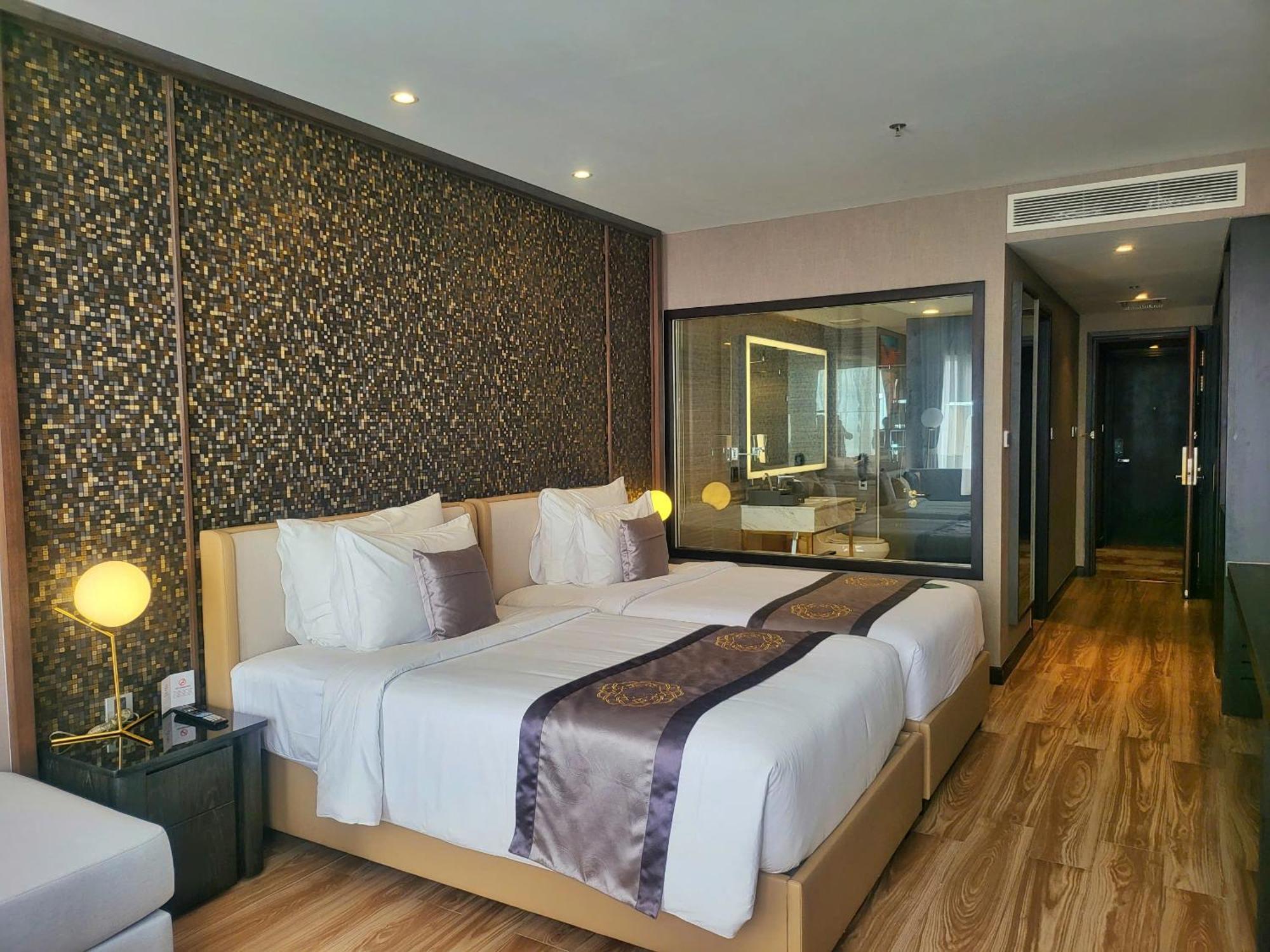 Diamond Stars Ben Tre Hotel Buitenkant foto Deluxe Room