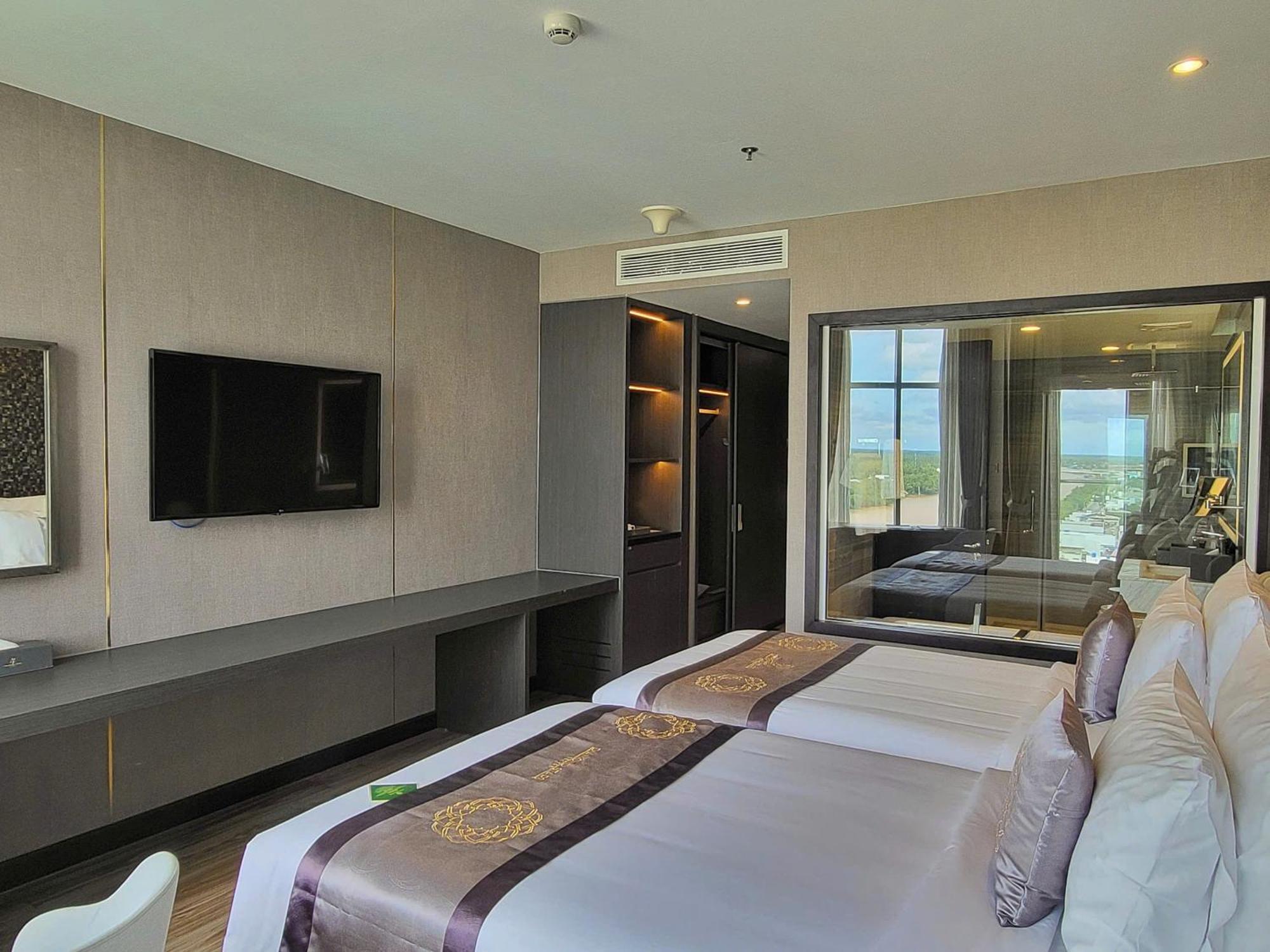 Diamond Stars Ben Tre Hotel Buitenkant foto Deluxe Room